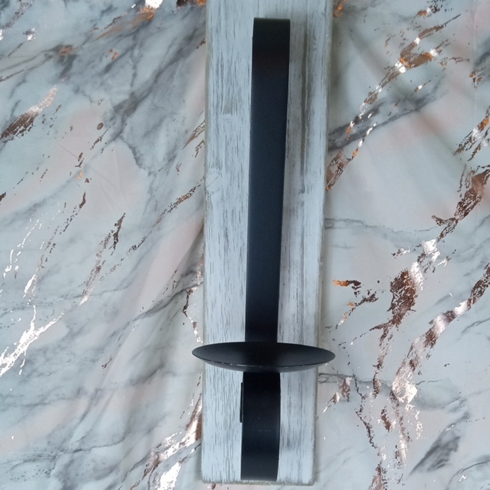 🚜🍒 Black Wall-Mounted Candle Sconce